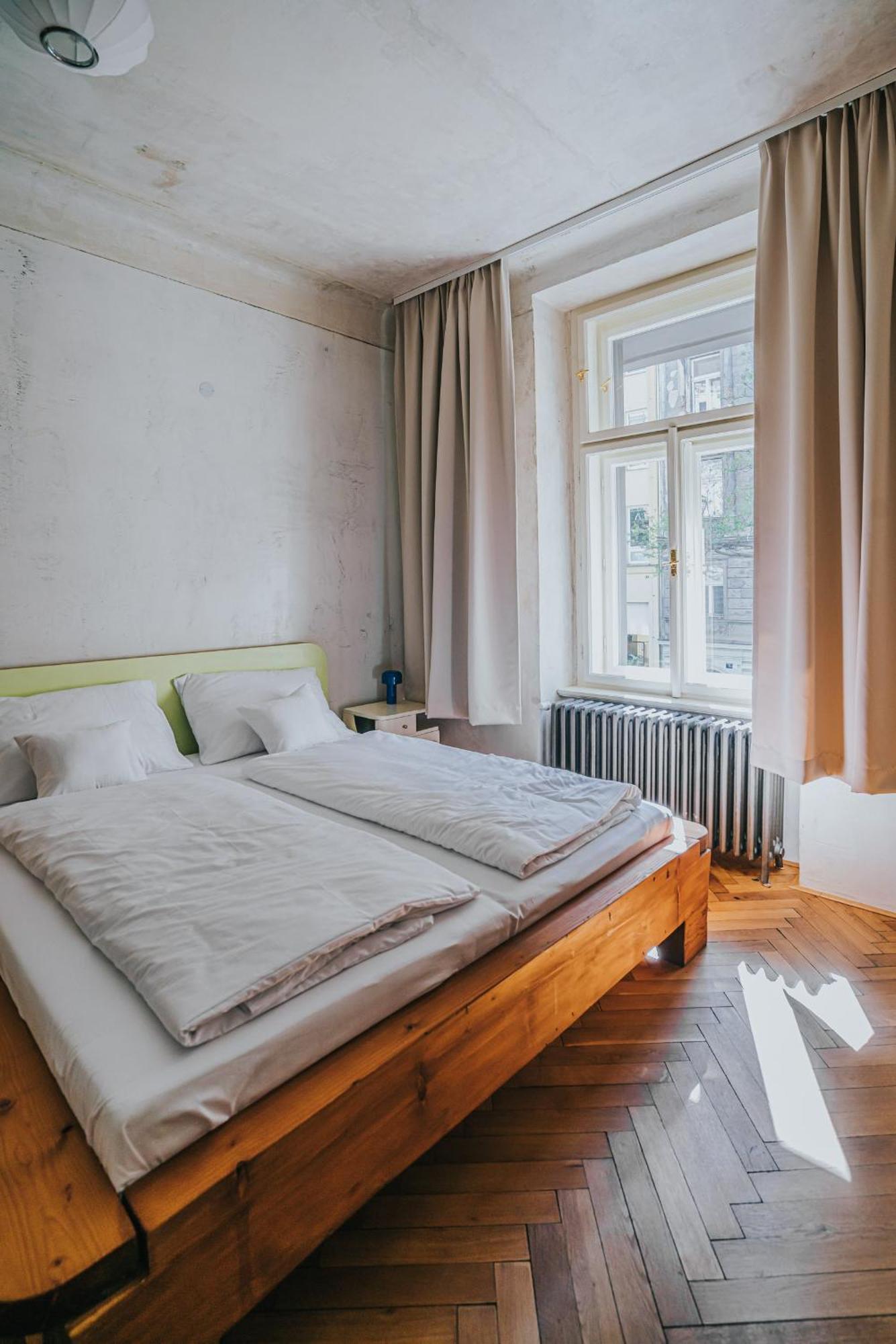 Bohemian Experience Aparthotel Praha Bagian luar foto